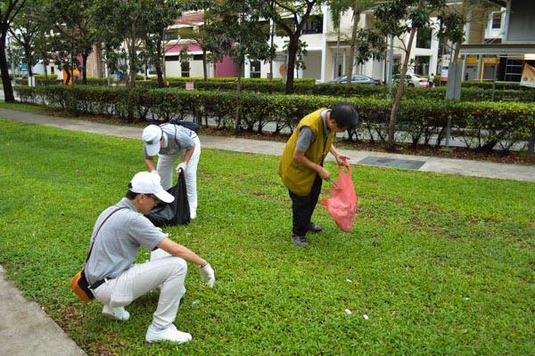 Những người già ở Singapore
Rất nhiều người già ở Singapore chọn giải pháp đi l…