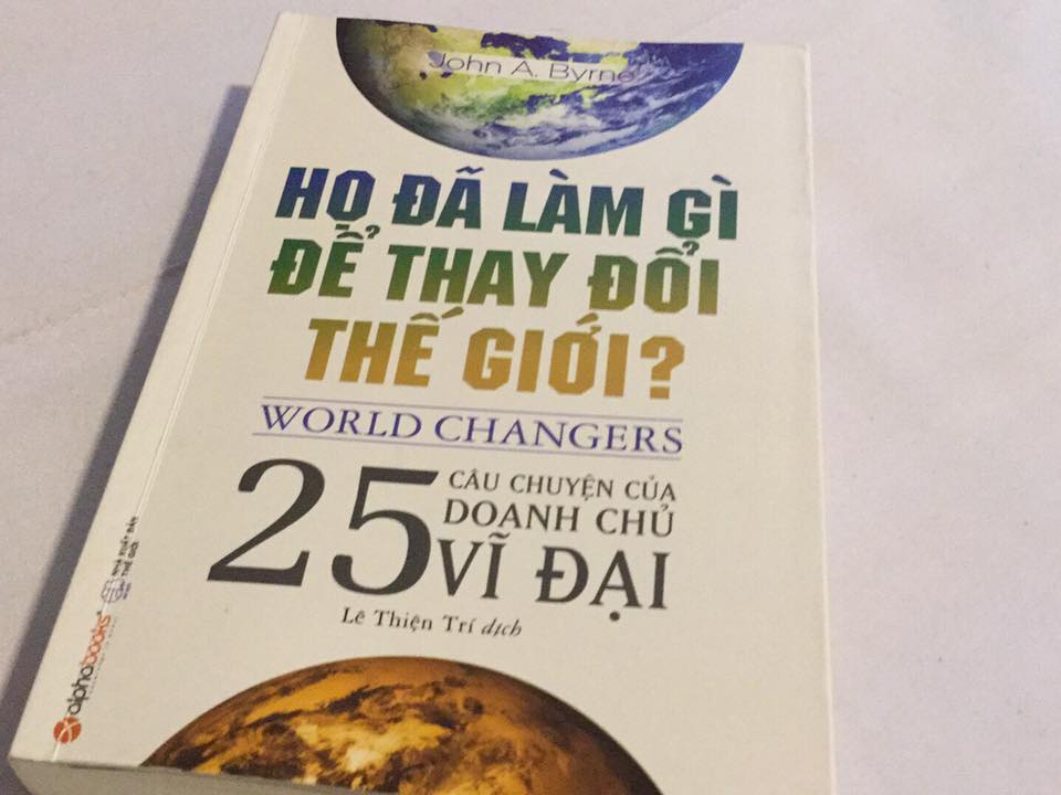 Thế giới được tạo ra và phát triển bởi những người vĩ đại. 
Về cấu trúc sinh học…