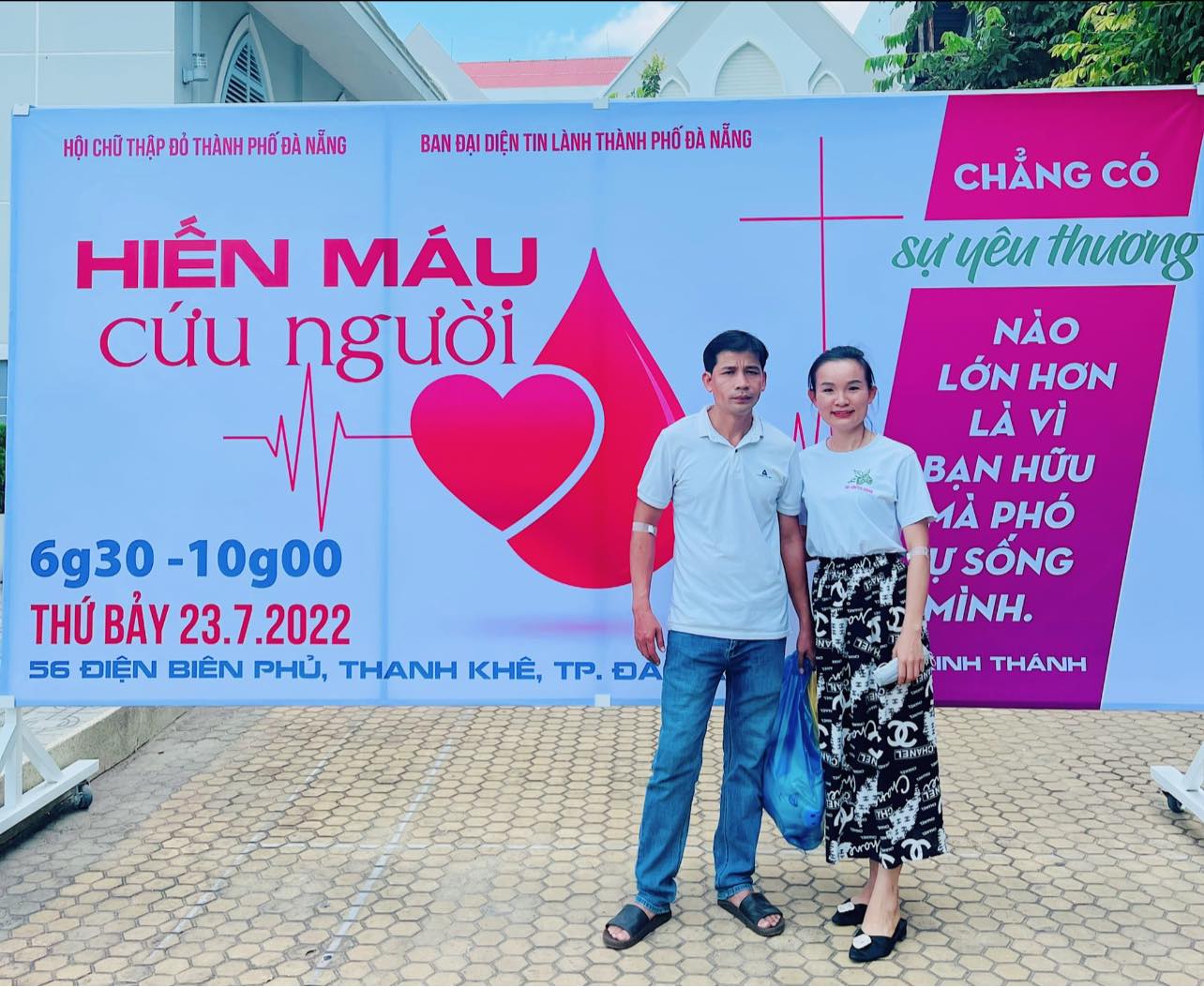 Đây là phụ nữ vạn người yêu mến, tốt nghiệp cấp 3 xong, không có tiền vào ĐH, bạ…